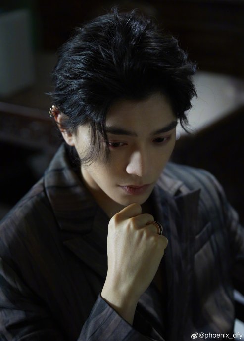 丁禹兮出演的《南部档案》是什么题材，他在剧中饰演什么角色？