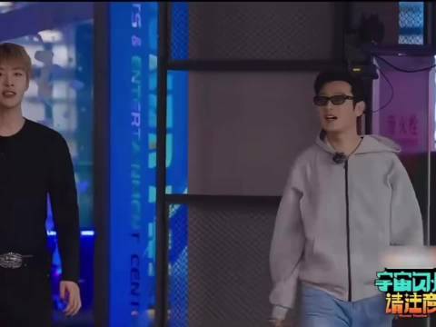 黄晓明范丞丞相识十余年，互动尽显默契