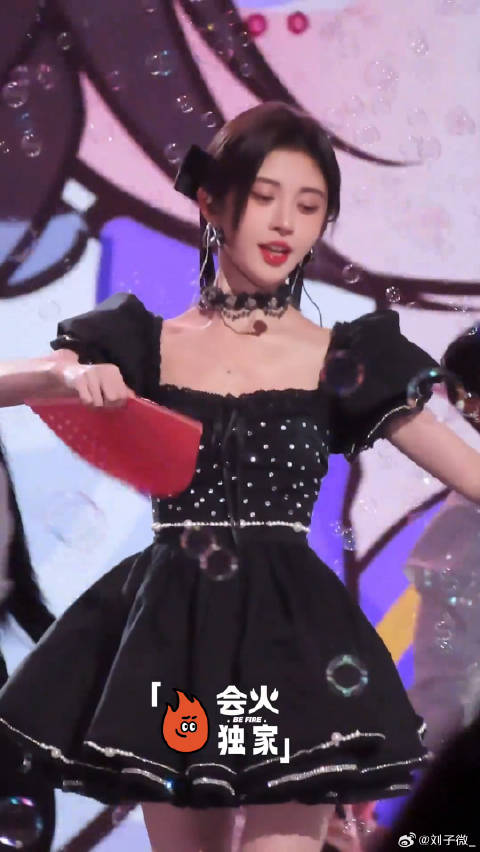 鞠婧祎小乔本乔 微博VC计划