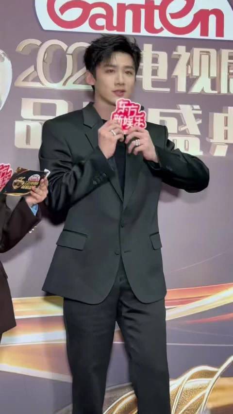 亮相群访，现场学习上海方言版自我介绍，被喜提60分