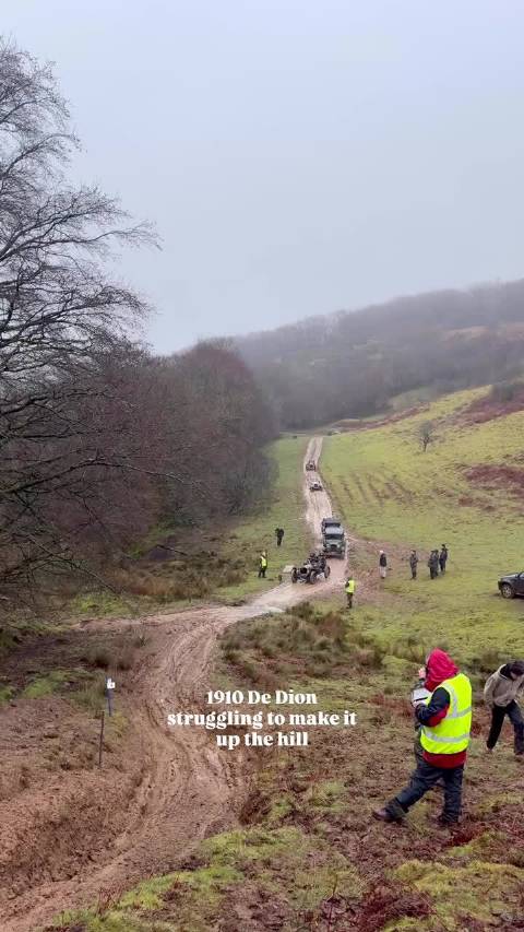 副驾驶早年身兼数职，现成人肉限滑差速器