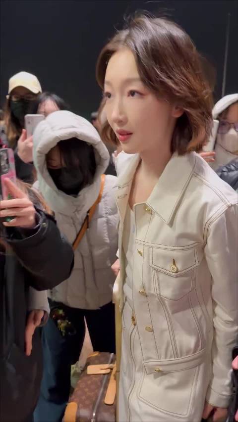 周冬雨回应粉丝被赞真诚双向奔赴