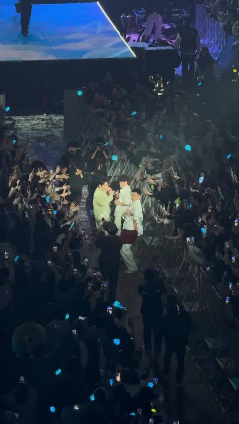 颜人中就这么水灵灵的下来握手了好惊喜！