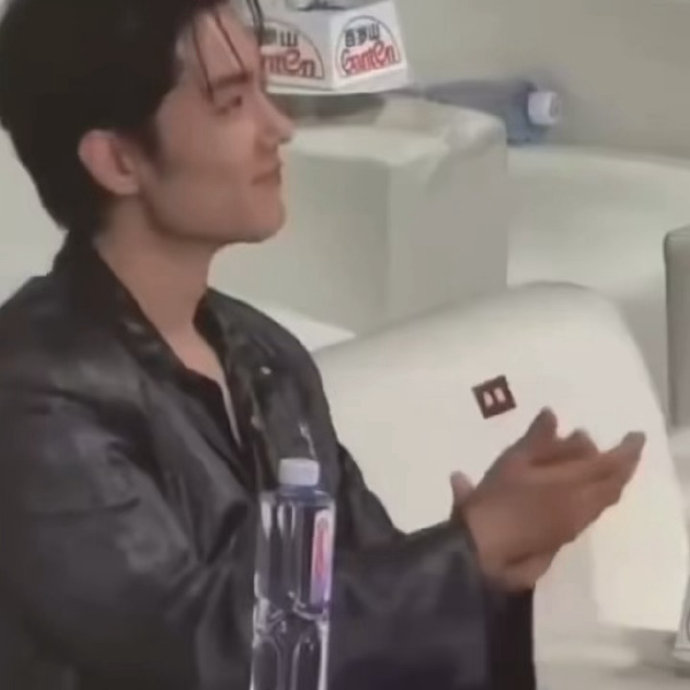 除了段奕宏，肖战在电视剧品质盛典现场还有哪些引发关注的互动？