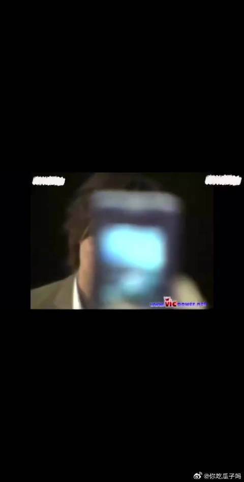 大s周渝民战神宣传期间，记者问大S和蓝正龙的分手新闻，仔仔笑的孔雀开屏！