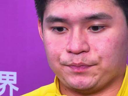 林诗栋冠军赛首胜后标志性摸鼻子动作引关注