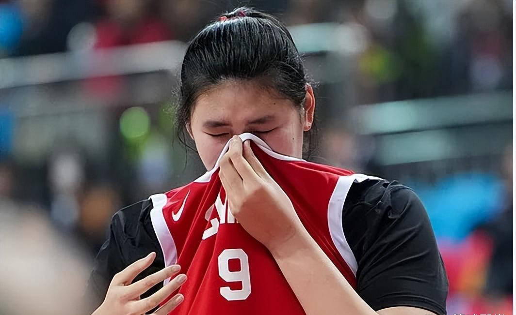 女篮大胜捷克，张子宇刘禹彤表现稳健，四位首发齐发力，韩旭逐步适应状态