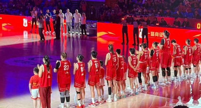 中国女篮34分大胜捷克,张曼曼获评最佳球员|内线_订阅