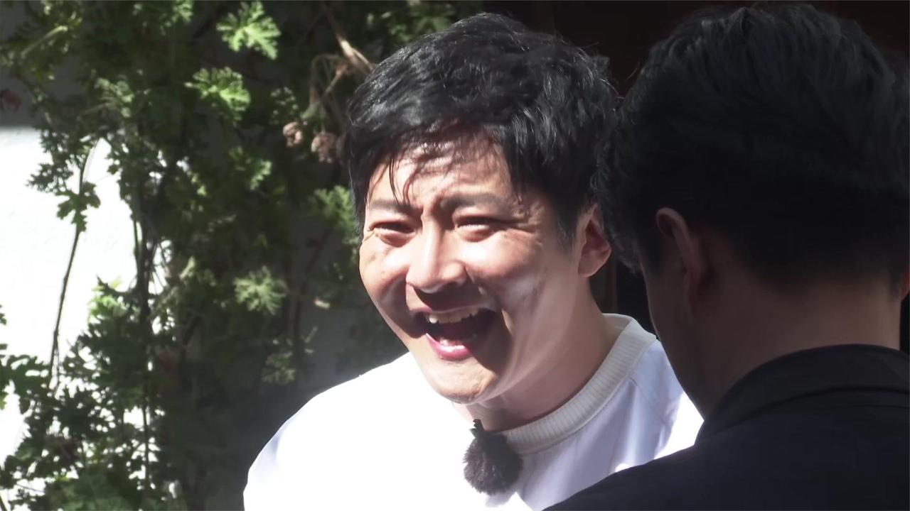 孟非提醒陈乔恩“谁祸害你，你祸害谁”，鹦鹉来一句：老郭