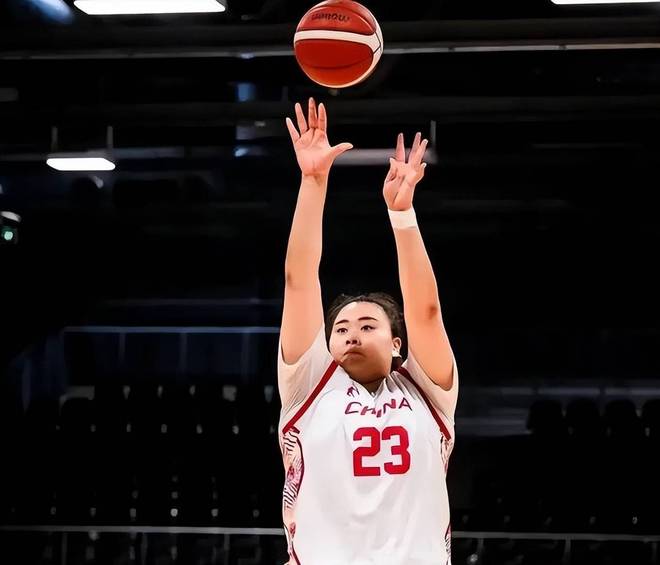 女篮热身赛武汉站！中国女篮34分大胜捷克！刘禹彤张子宇内线建功