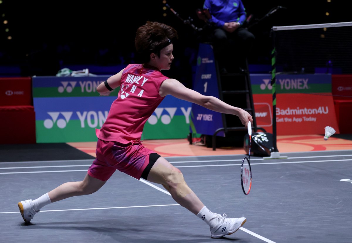 湖北姑娘王祉怡全英赛封后！终结安洗莹36连胜，为国羽时隔七年再捧杯