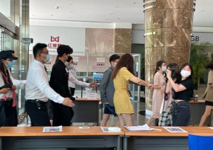 210709 任嘉伦腾讯视频扫楼生图来袭 高糊像素也不影响青哥的气场