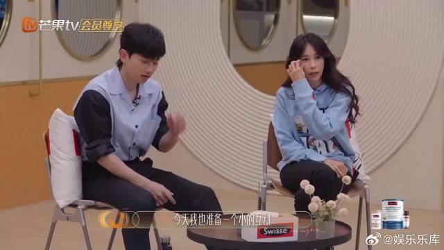 原来张杰在家给女儿们这样变魔术，这也太有爱了吧