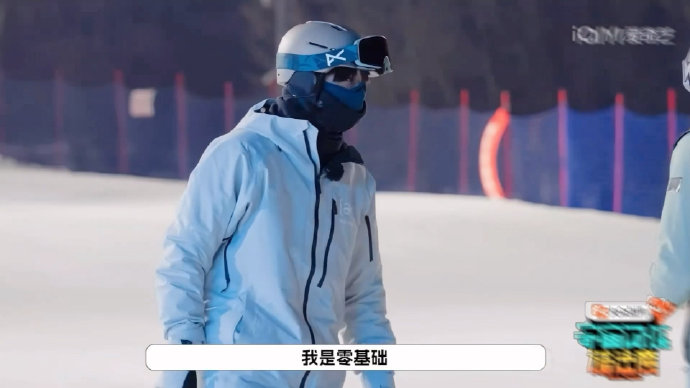 刘耀文的运动天赋和努力在他的滑雪进步中各起了什么作用？