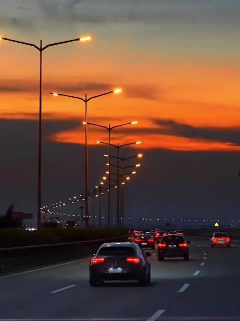 夜幕低垂星辰点点，晚安愿美梦伴你左右