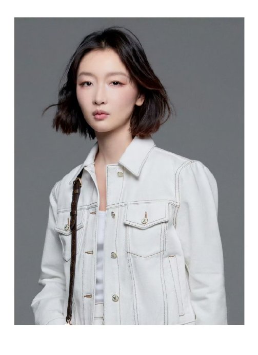 周冬雨在LV巴黎时装周看秀的两套造型具体是怎样的？