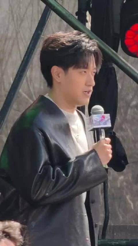 周冠宇以24号致敬科比，曼巴精神驱动F1征程