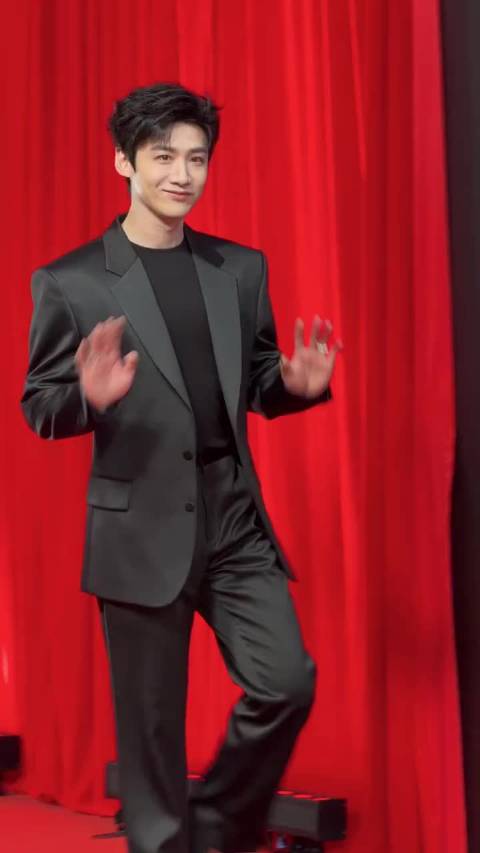 白敬亭走姿视频截图帧帧好看