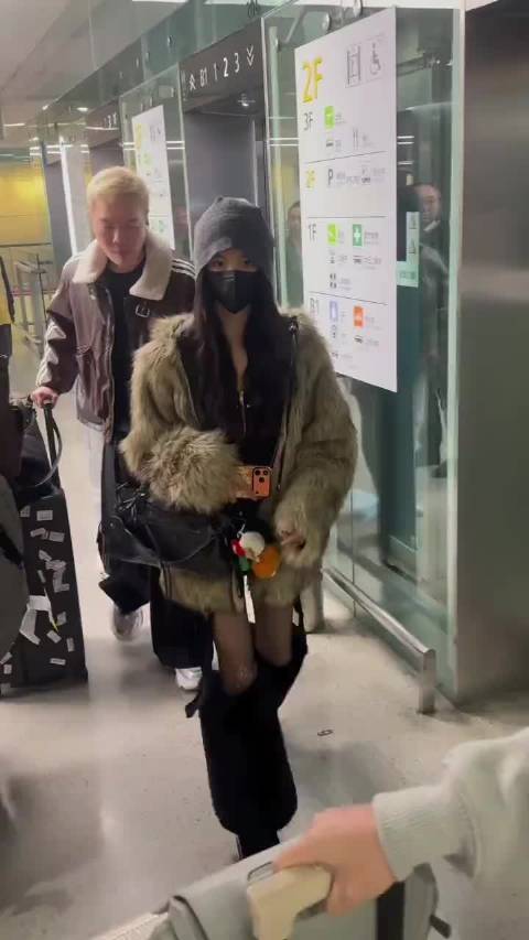 杨超越谈人生哲理，称拥有的越多越累