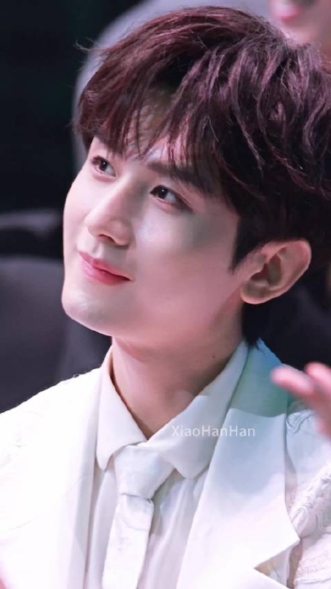 成毅多角色演绎惊艳蜕变