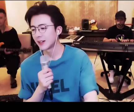 我相信宁哥思想老牌，哈哈，还很保守，真的露不了一点 刘宇宁直播幽默吐槽