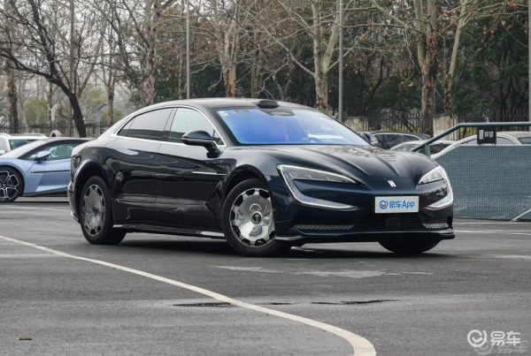 提供插混版/纯电版，2026款仰望U7上市，65.8万起