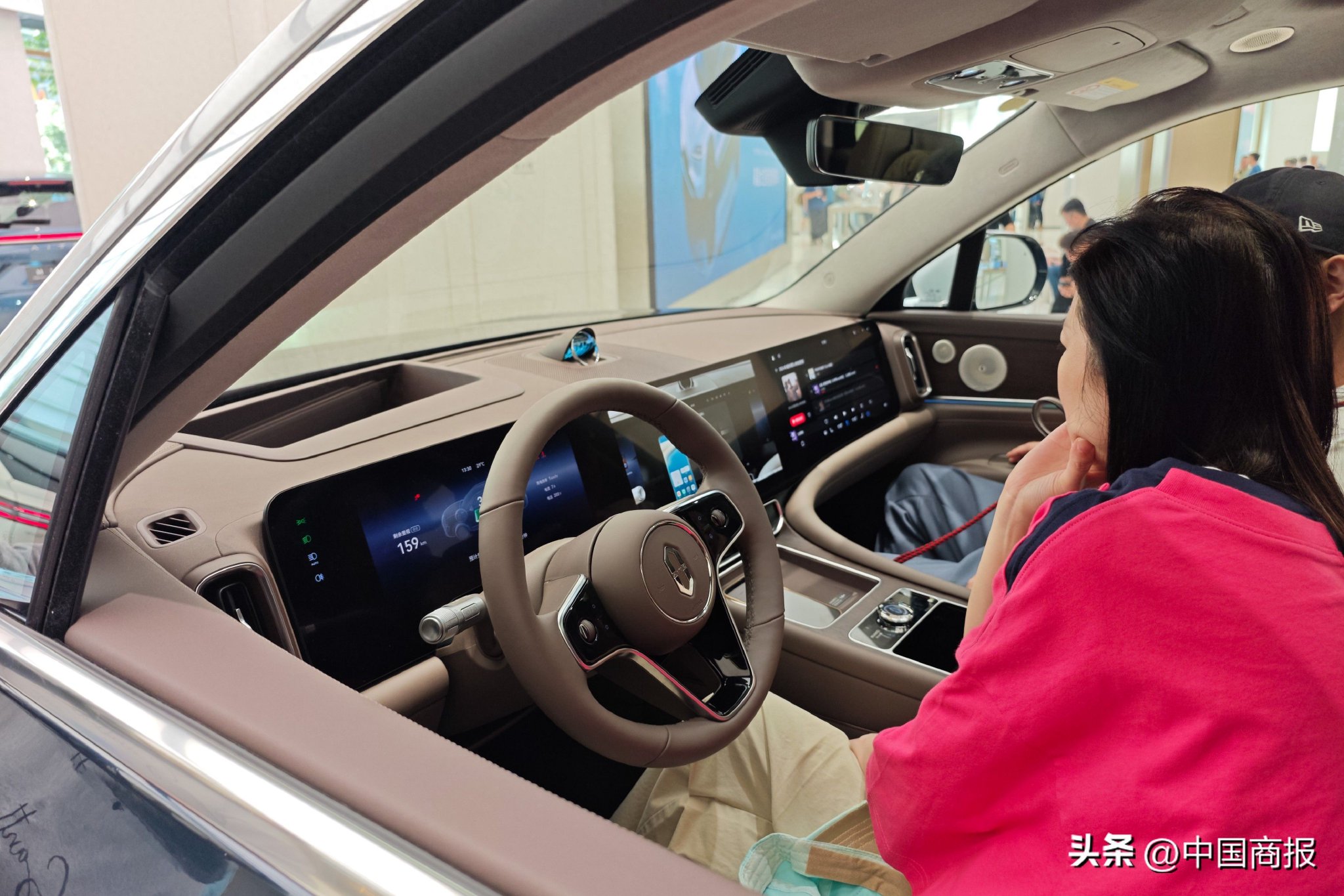 背靠华为、江淮汽车,对标迈巴赫、劳斯莱斯!尊界进入上市倒计时