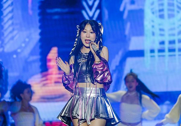 小沈阳女儿发布中文出道曲,此前被曝专辑发行遇冷