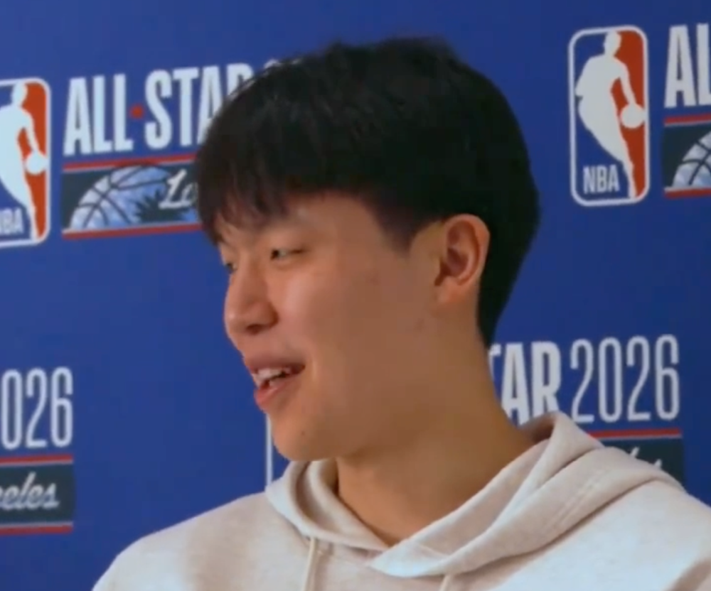 传球怎么学的？杨瀚森：体校教练让我这么干，看约基奇打球