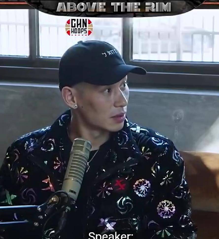 林书豪：有次半夜我给科比发信息你不能不尊重我，之后整整5个月他没理我