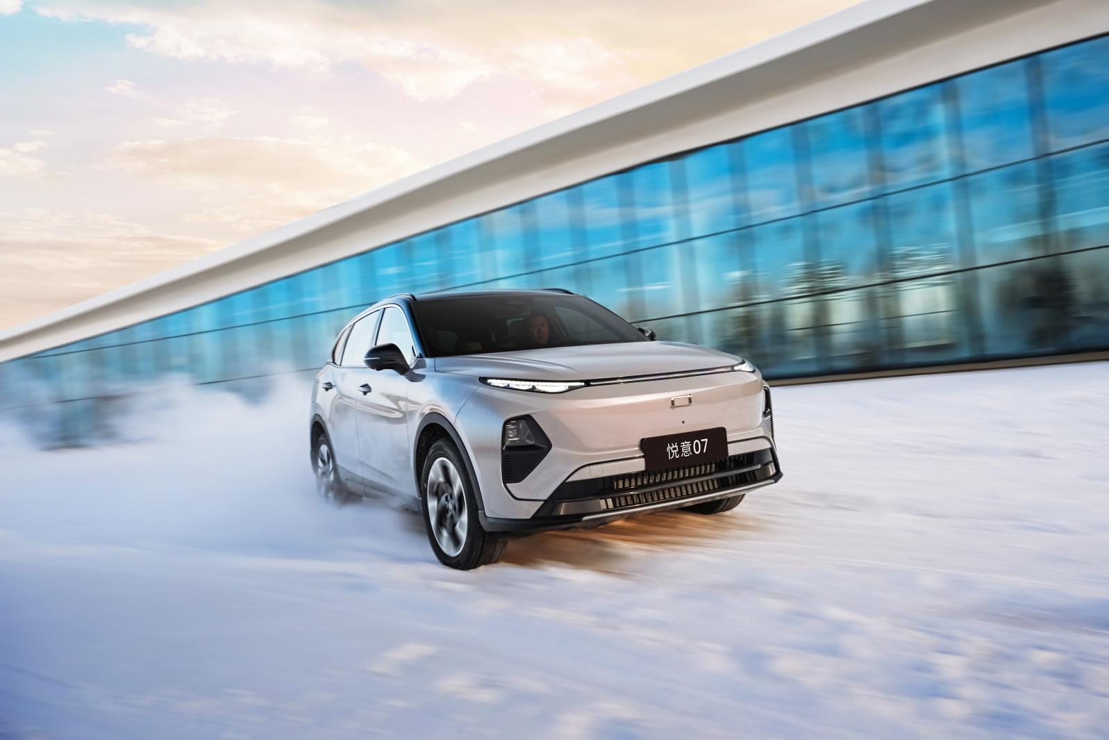 多场景完美适配，为什么说奔腾悦意07是家庭出行优选？