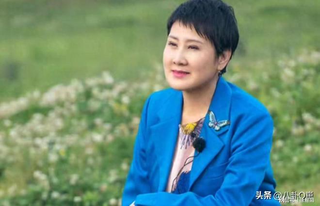 恩爱30多年还生了个“大明星”，嫁给作家的她，才是真正人生赢家