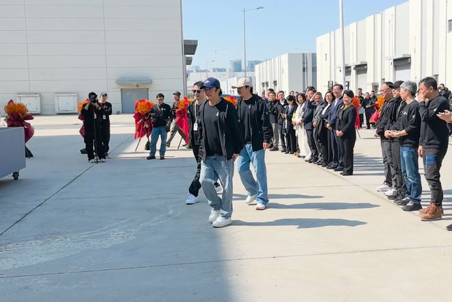 《流浪地球3》官宣开机 吴京、刘德华等主演回归 沈腾新加盟