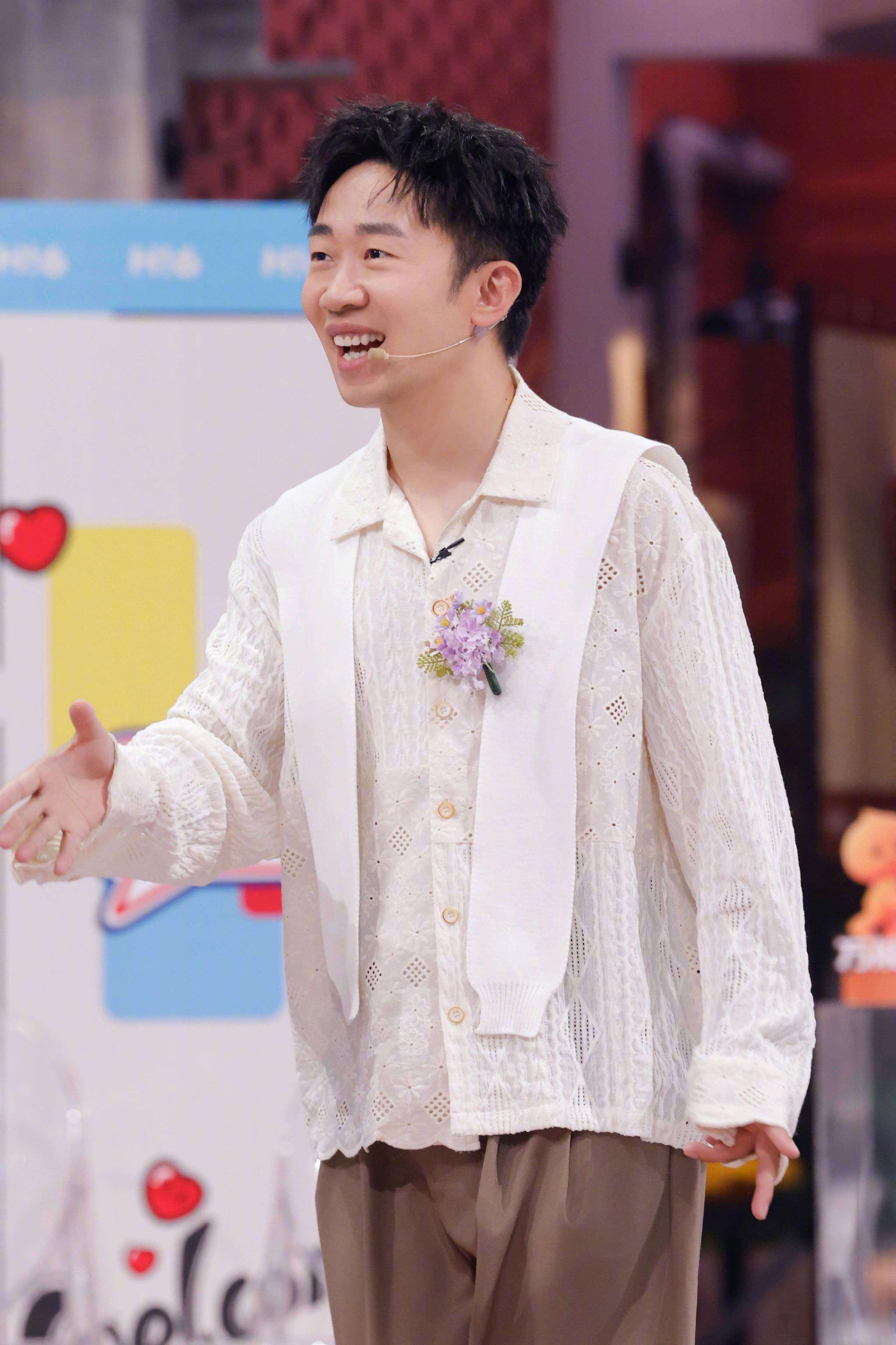 杨迪魏大勋隔空battle!《你好星期六》2026整活挑战笑料超标_节目_连何炅_活宝