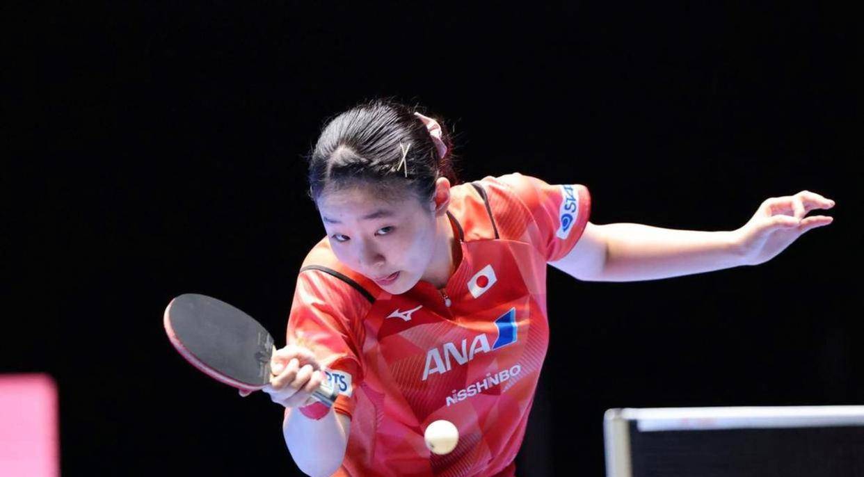 许多人都认为张本智和是国乒最大威胁，邓亚萍却说真正可怕的是他不声不响的妹妹，那个冷静沉默的天才少女已经成为国乒最大的挑战