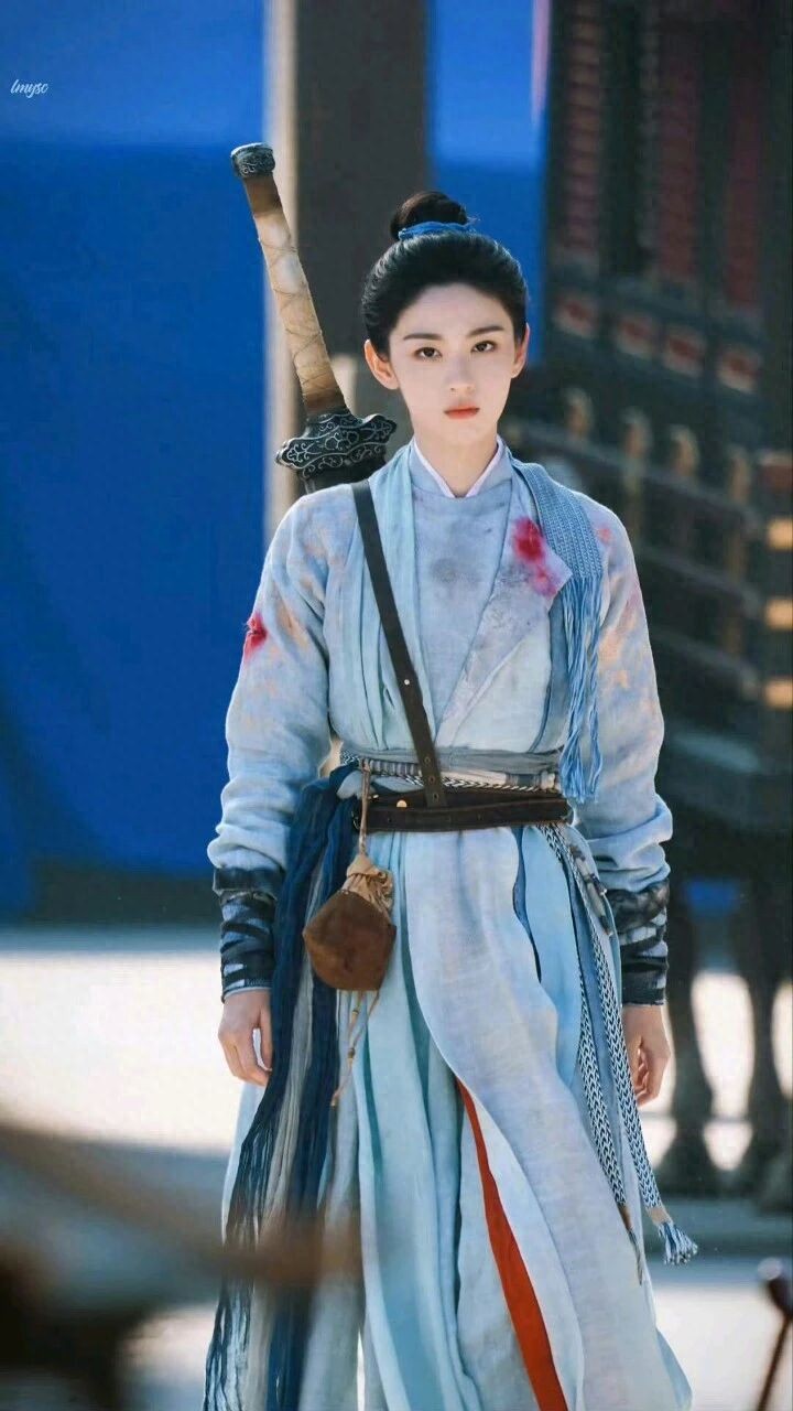 《金吾不禁》赵晴清冷美人太养眼!战损红衣破碎,于正张慧雯组CP