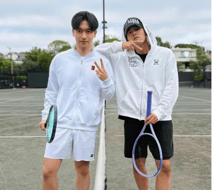 [流言板]双周组合!周冠宇社媒晒照与周杰伦打网球-综合体育-综合体育区-虎扑社区