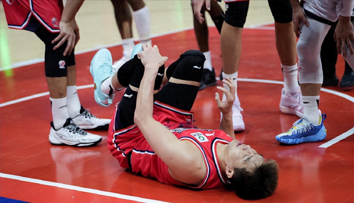 暖心！广州队将承担郭艾伦全部治疗费用，两年顶薪只打了19场比赛