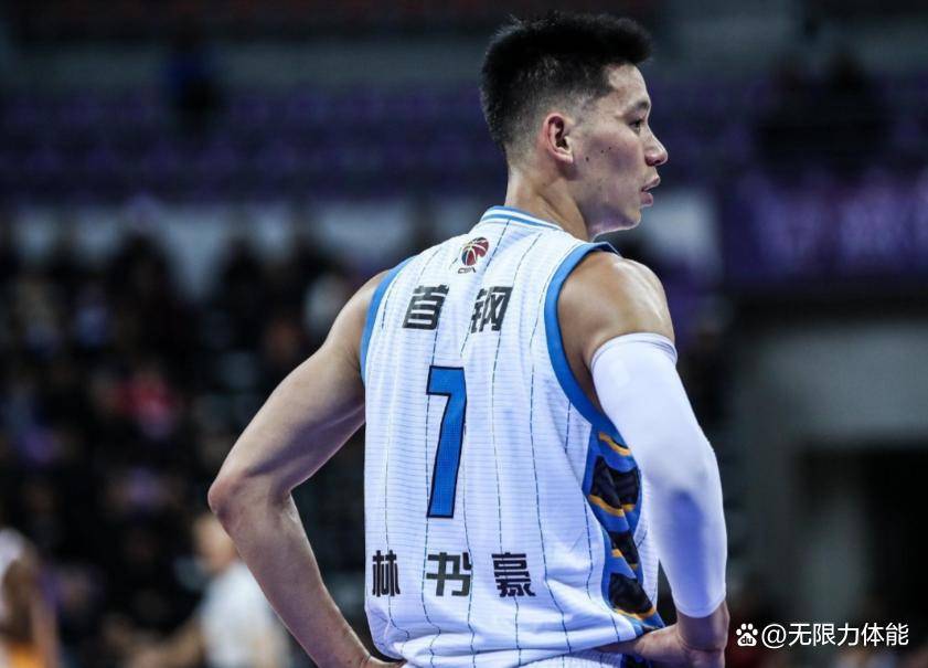 更衣室零交流!林书豪曝与科比决裂细节，凌晨3点发短信硬刚科比_比赛_1_NBA