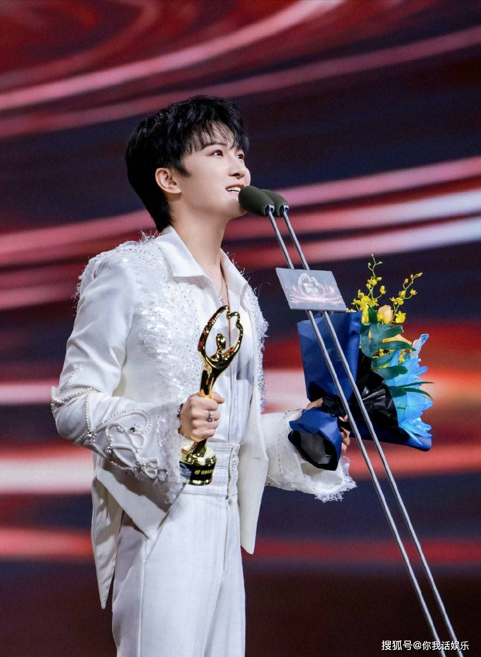 周深《反深代词》好消息！江苏卫视元宵晚会官宣蔡国庆黄子弘凡