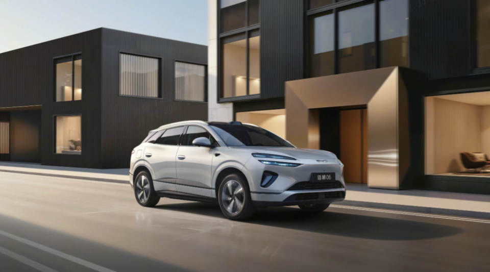 比亚迪“678”组合亮剑:全新闪充技术来了,纯电补能的临界点近了