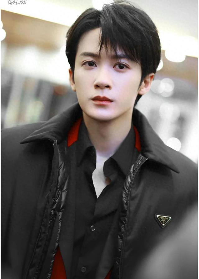 240208 檀健次亮相春晚彩排，粉丝热情期待他的光彩夺目