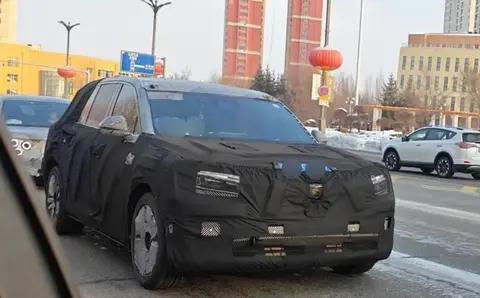 蔚来L80实拍登场，激光雷达900V快充直面问界M8与理想L8