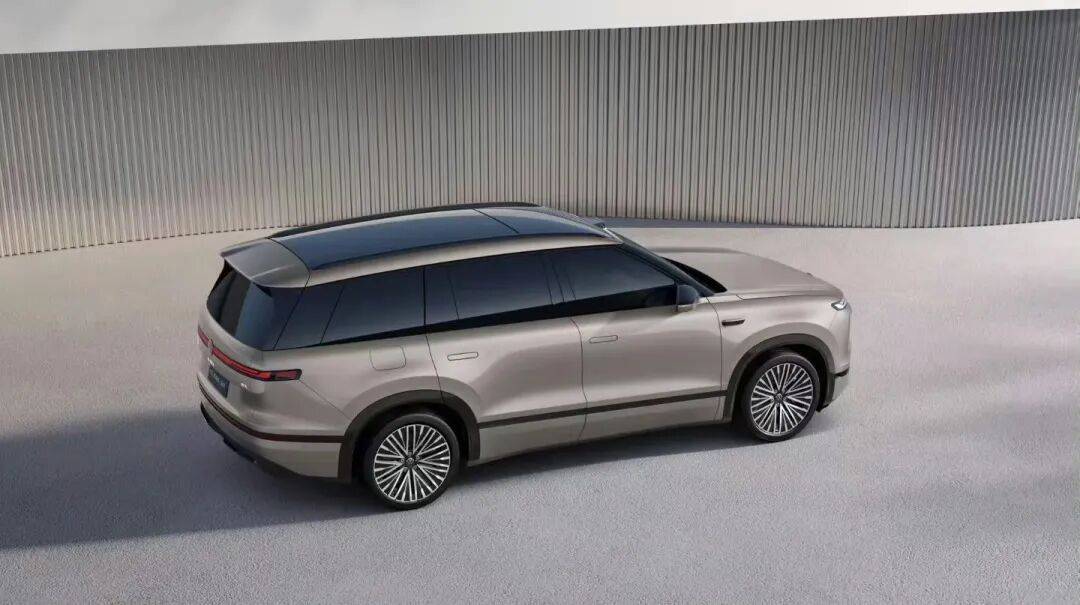 首款合资9系，上汽大众9x登场！高层：今年6款电车，开始大反攻