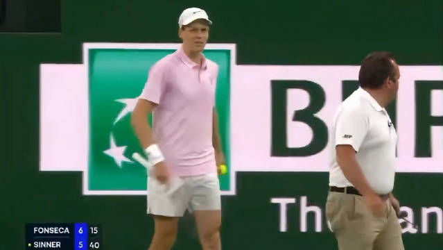 辛纳投诉观众言语干扰，罕见赛场反应引关注