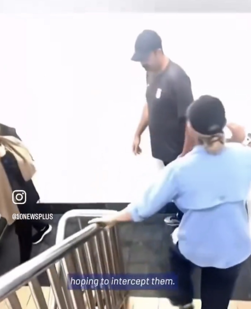 一夜动态：巴萨欧冠1-1绝平纽卡 伊朗女足5人逃离酒店细节曝光