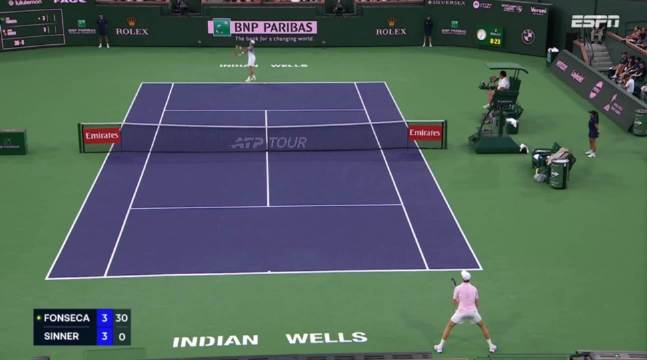 丰塞卡首战辛纳抢七激战，底线硬刚不落下风