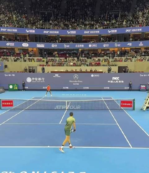 阿尔卡拉斯vs辛纳，他俩的对抽从不磨叽，逮着机会就大变线，下死手