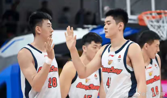 广东男篮在领先18分后被逆转，主要问题出在哪里？