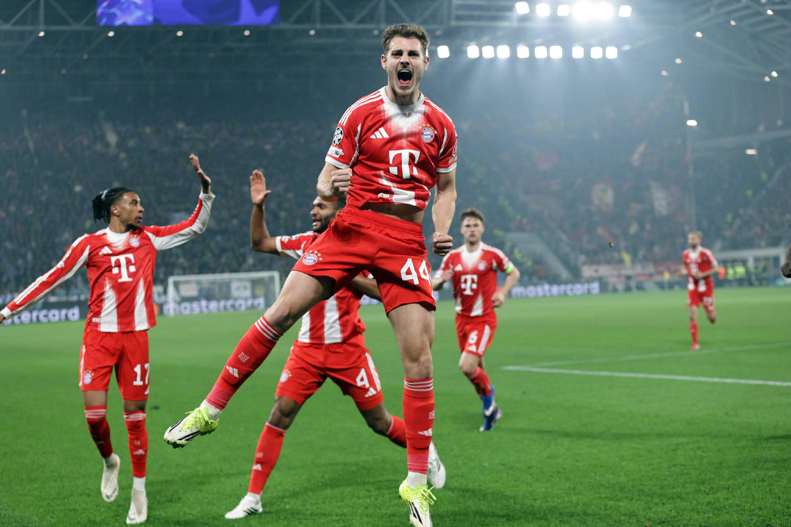 欧冠拜仁6-1客胜亚特兰大，格纳布里奥利塞建功